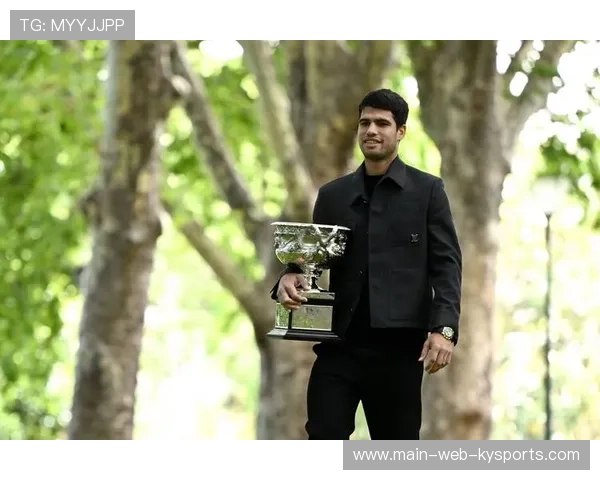 澳网男单：澳大利亚猛将再夺冠军，精彩纷呈！，澳网男单冠军最多的球员名字叫什么